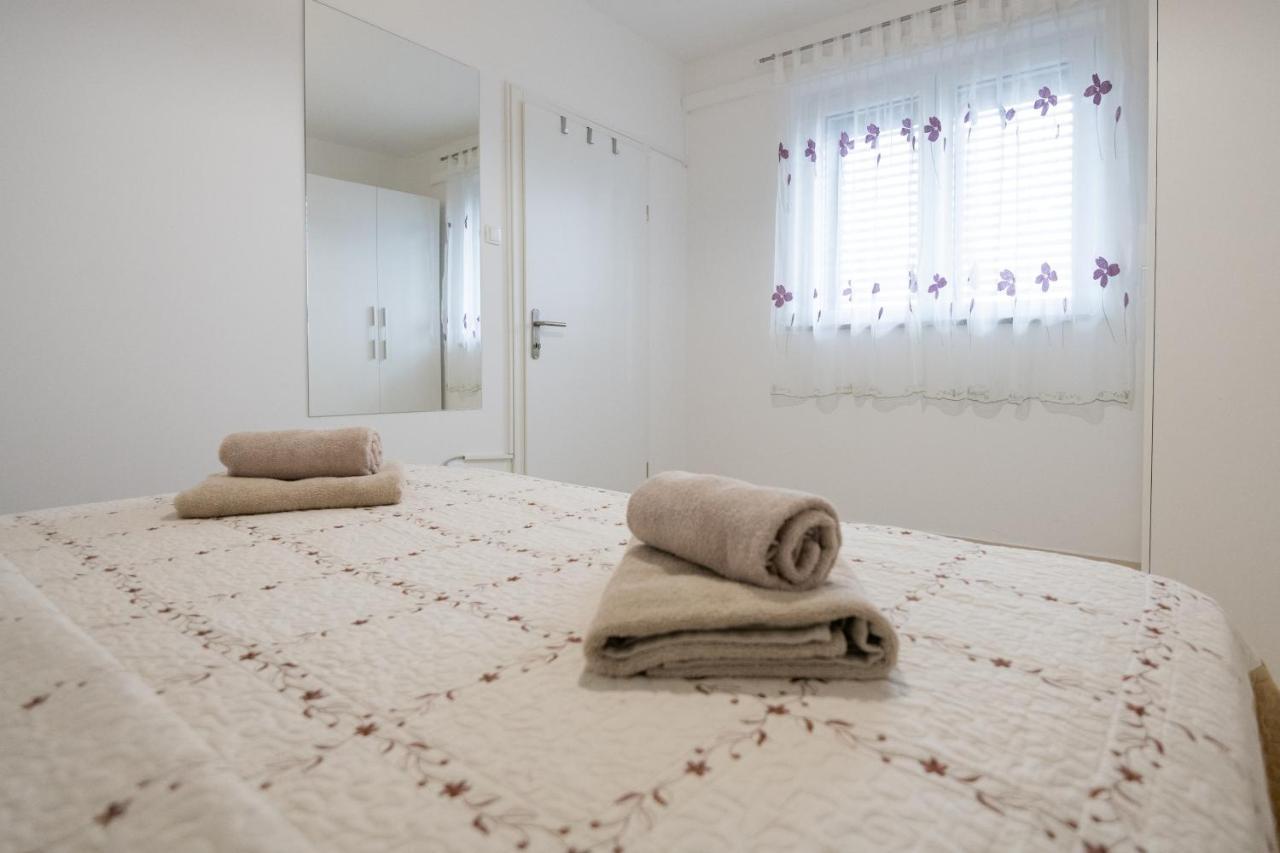 Apartman Ruza Podgora Eksteriør billede